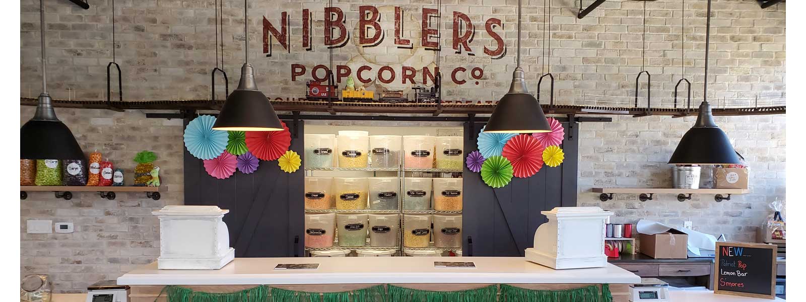 M&Ms Colorworks - White - Nibblers Popcorn Company
